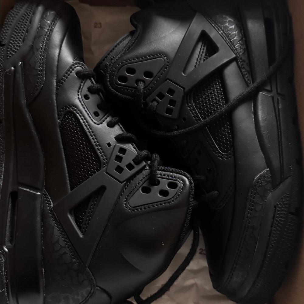 Jordan spikes